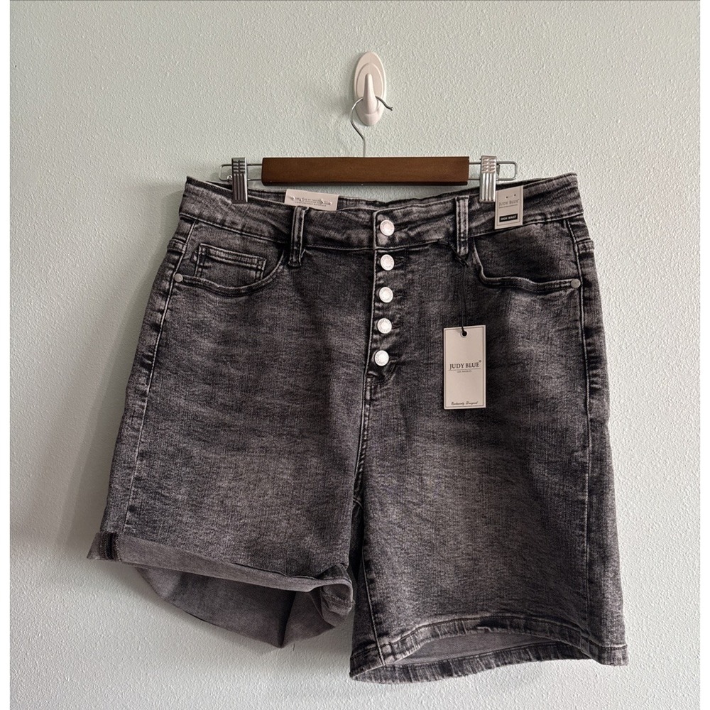 Judy Blue Hi-Rise Button fly cuffed grey denim shorts Womens 2XL NWT